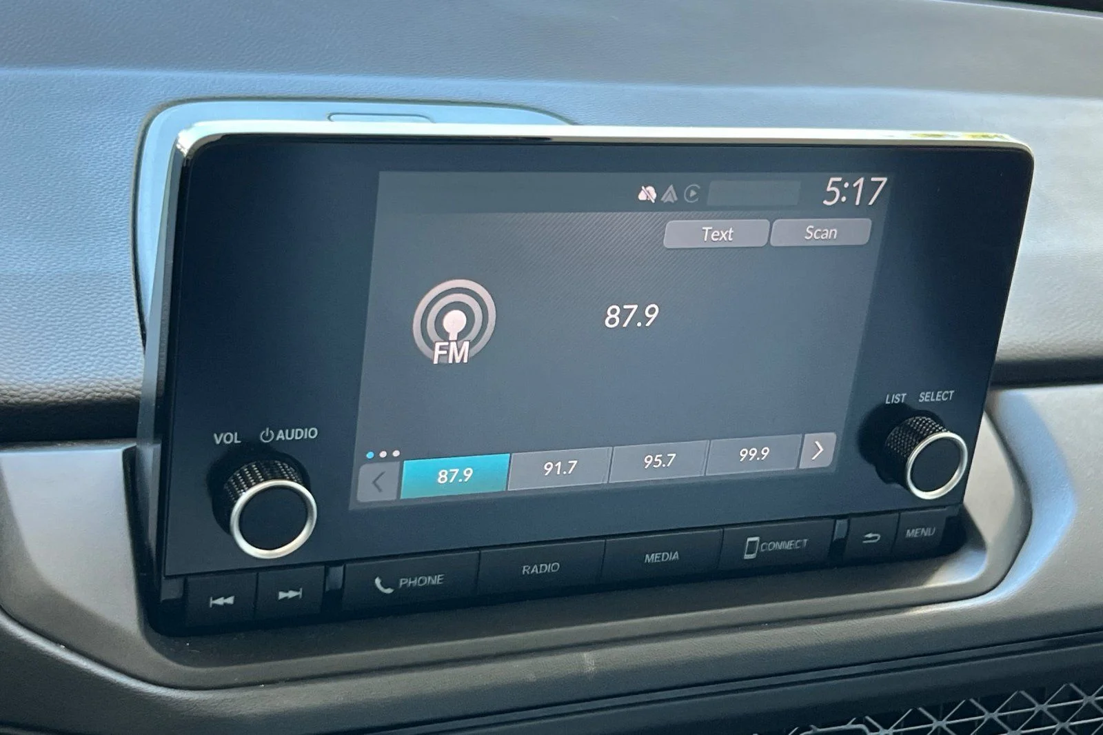 Used 2023  Honda LX image 18