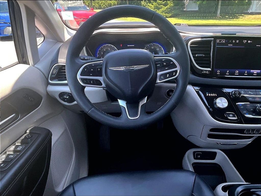 Used 2024 Black Chrysler Touring L image 18