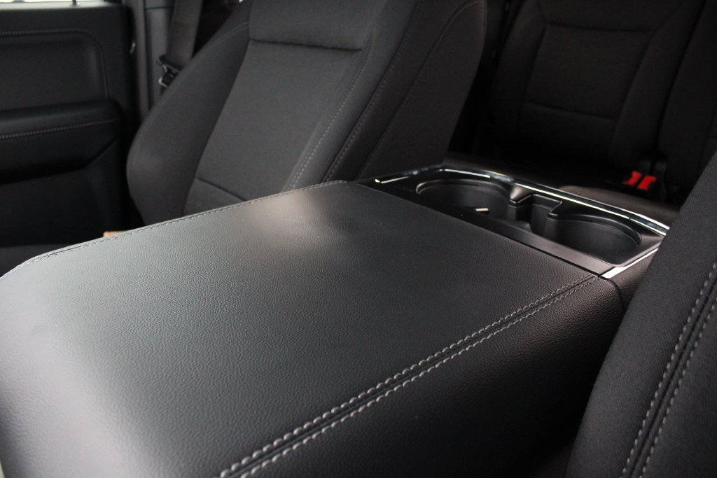 New 2026 Carbonized Gray Metallic Ford XLT image 17