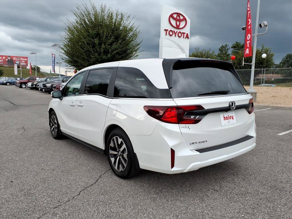 Used 2026 White Honda EX-L image 7