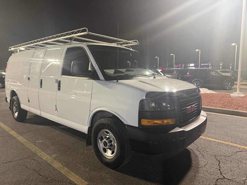 2018 GMC SAVANA - Image 28