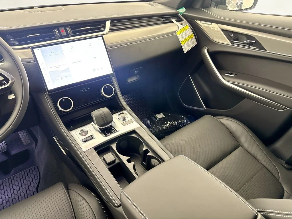 2026 Jaguar F-Pace R-Dynamic S - Photo 24
