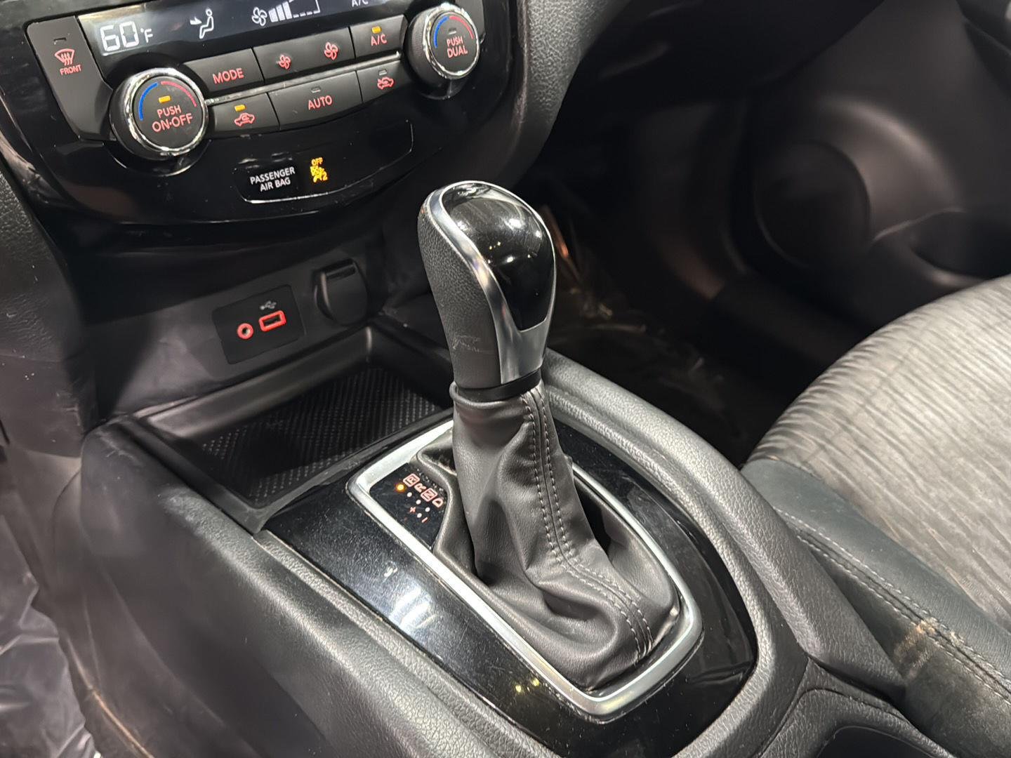 2018 Nissan Rogue SV - Photo 36