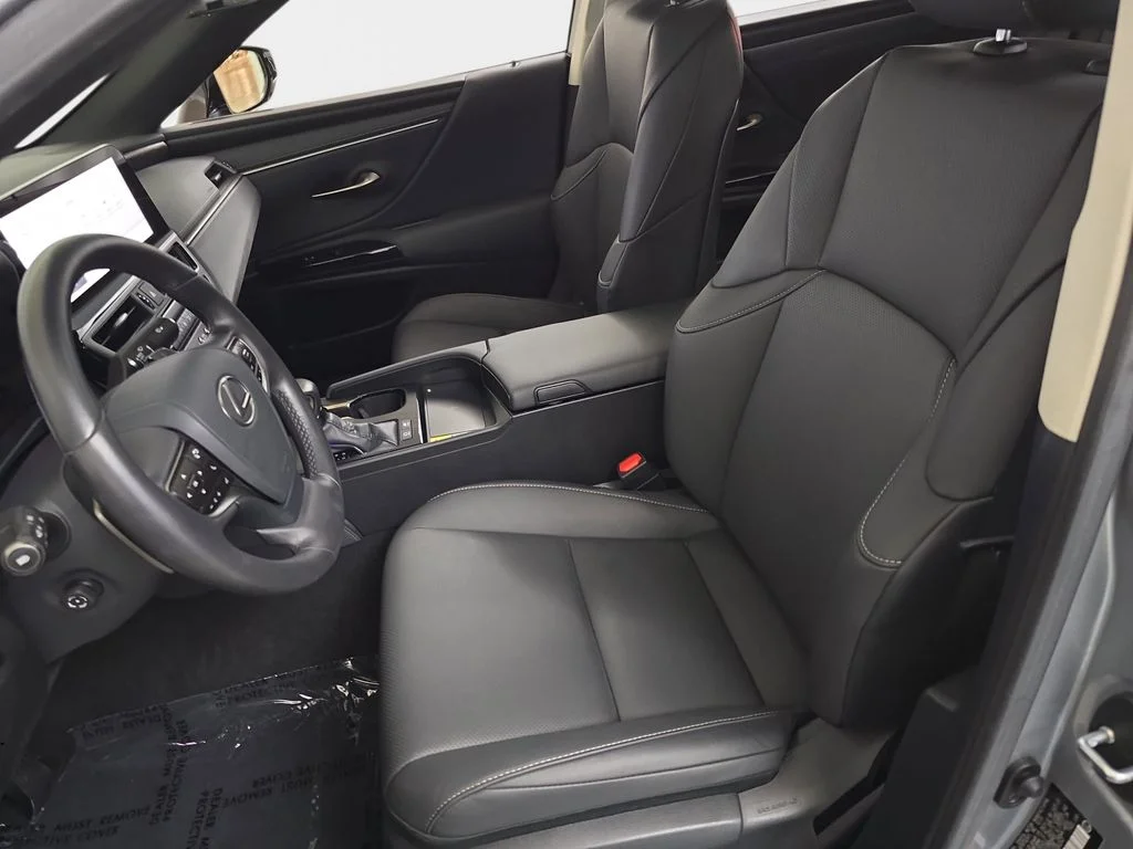 Used 2025 Silver Lexus 300h image 14