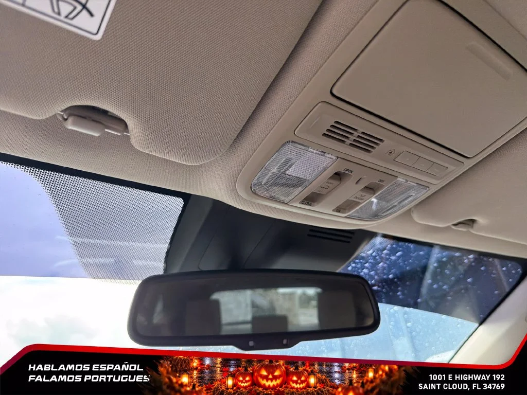 Used 2022 White Honda AWD Touring image 22
