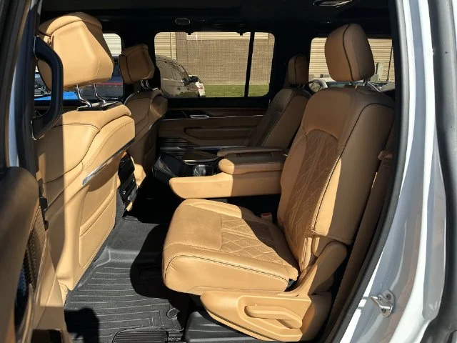 Used 2022 White Jeep Series III image 22