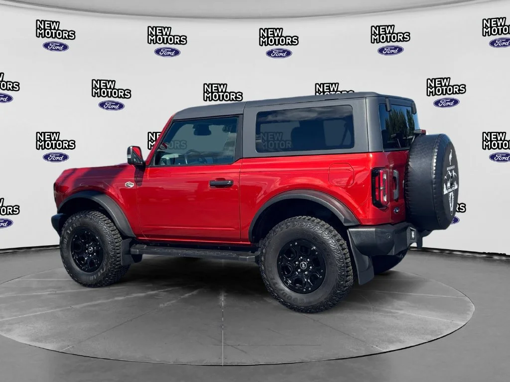 Used 2022 Chili Pepper Red Ford Wildtrak image 3
