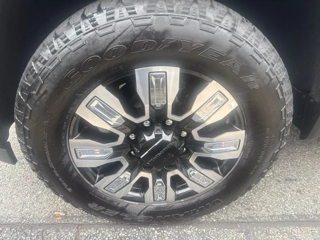Used 2025 Black GMC Denali image 5