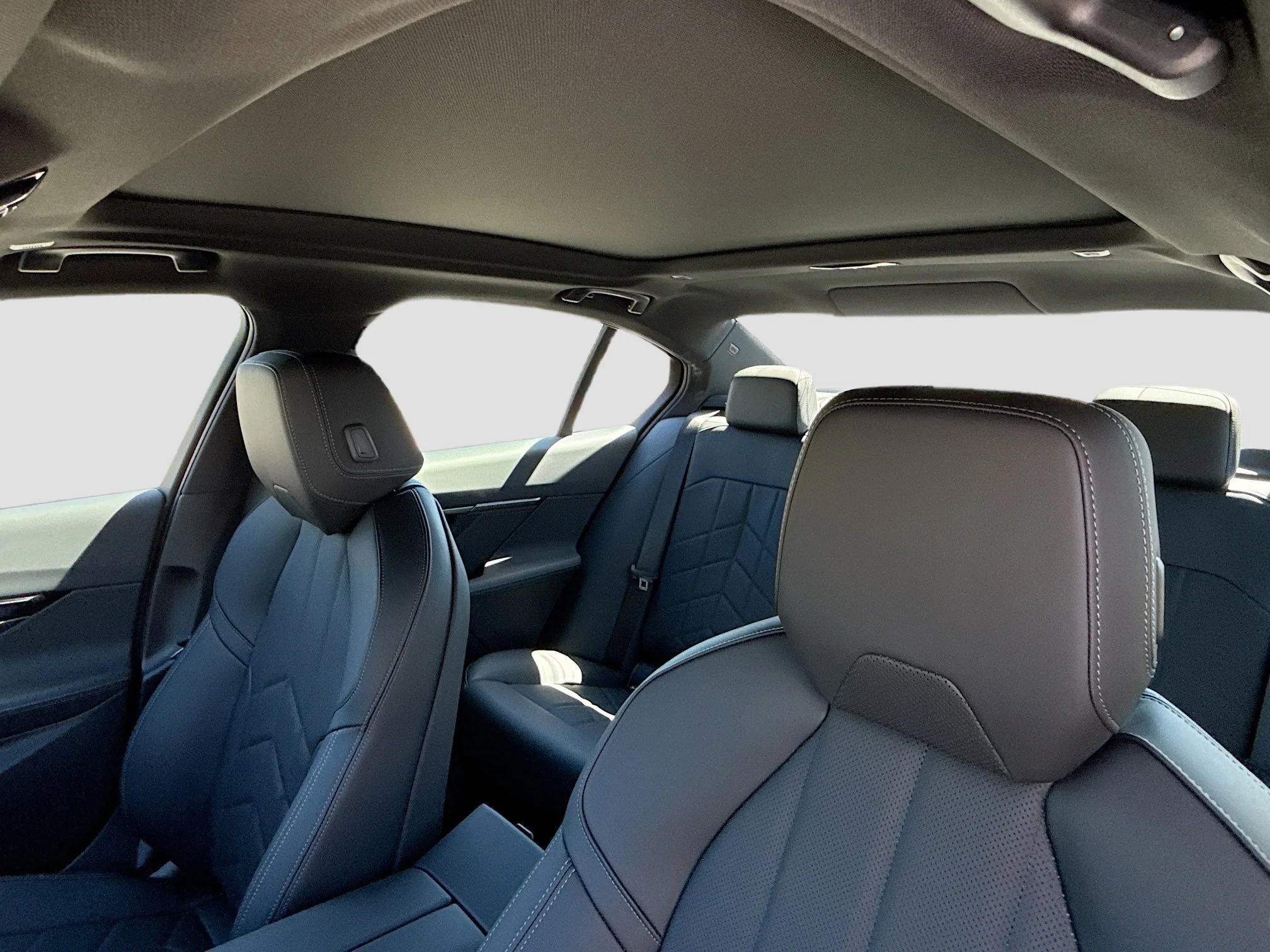New 2027 Brooklyn Grey Metallic BMW 530i image 27