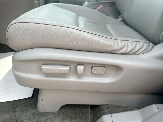Used 2016 Gray Honda EX-L image 35
