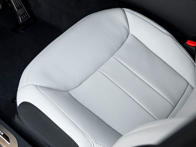 New 2026 Borasco Grey LAND ROVER Dynamic SE image 15