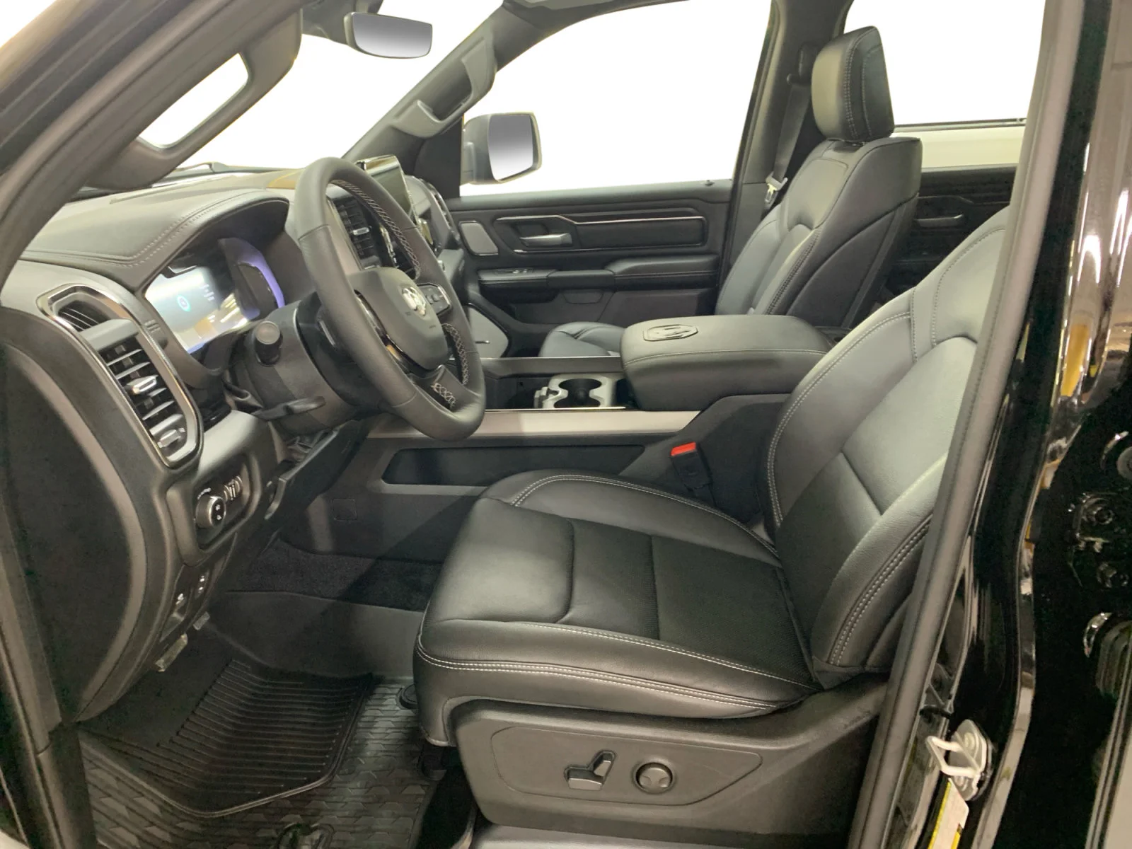 New 2026 Diamond Blk Crystal Pearl Ram Sport image 10
