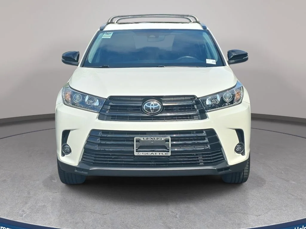 Used 2019 White Toyota SE image 3