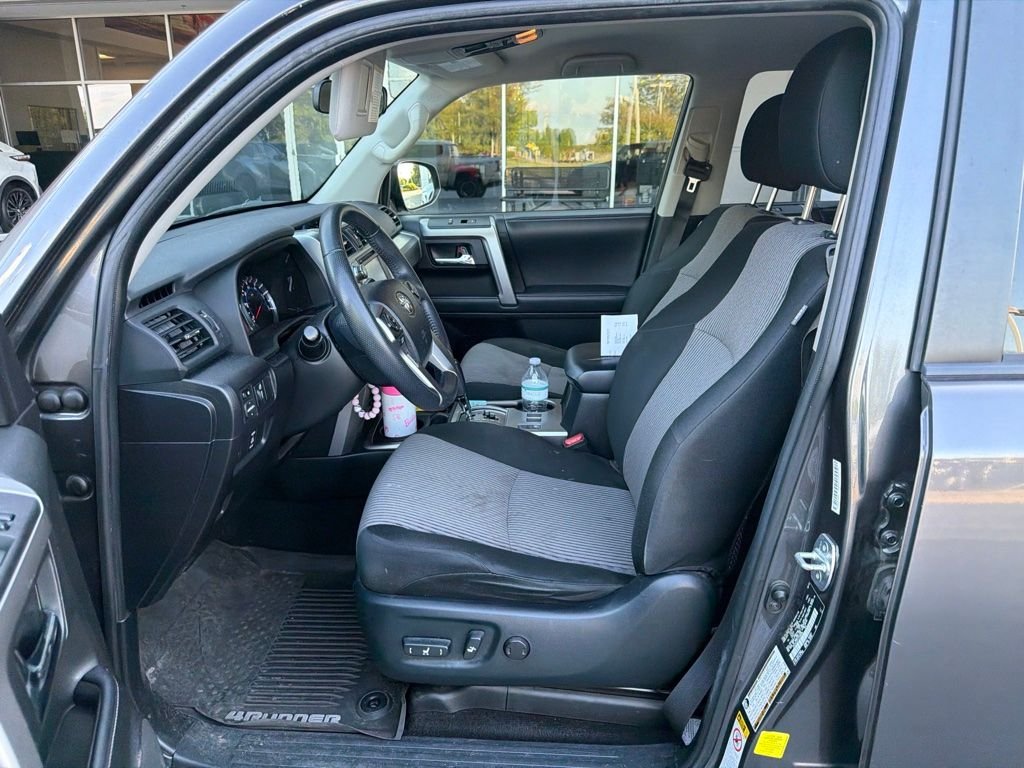 Used 2018 Gray Toyota SR5 image 6