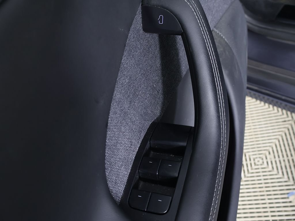 2022 Tesla Model S Base - Photo 34