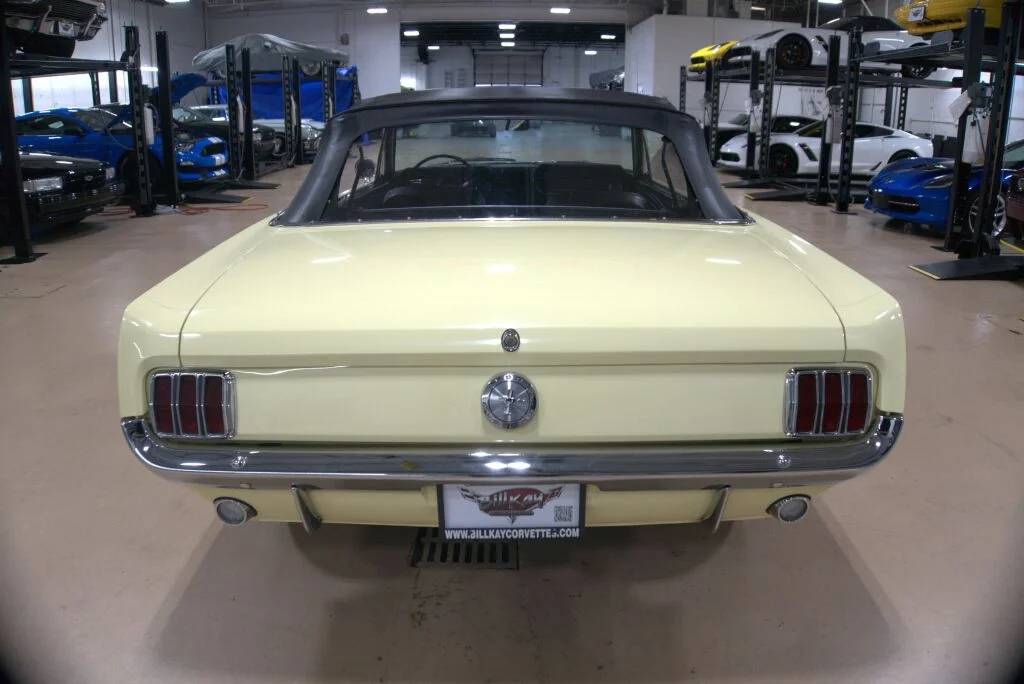 Used 1966 Yellow Ford  image 4