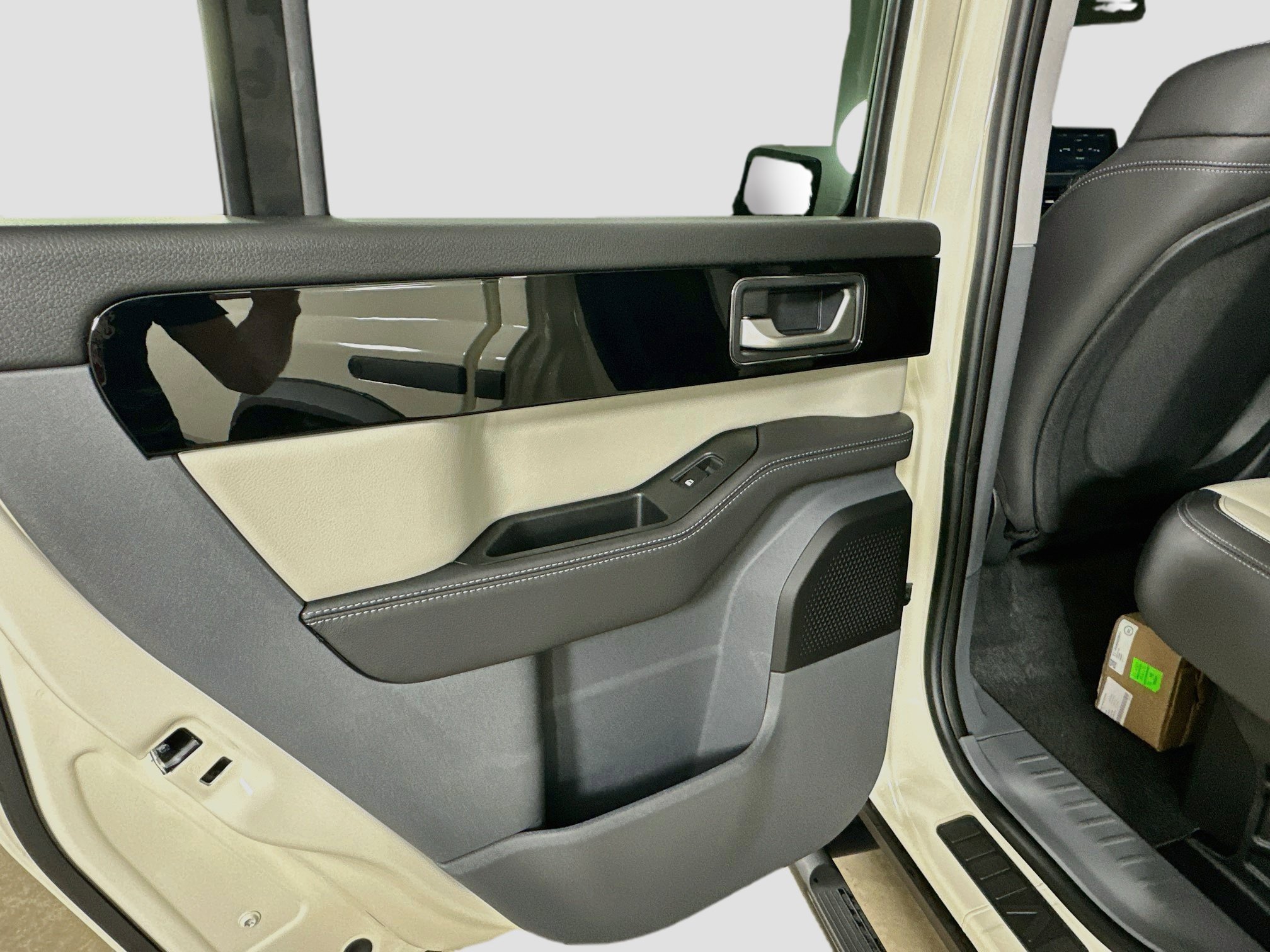 New 2025 Scottish White INEOS Fieldmaster Edition image 36