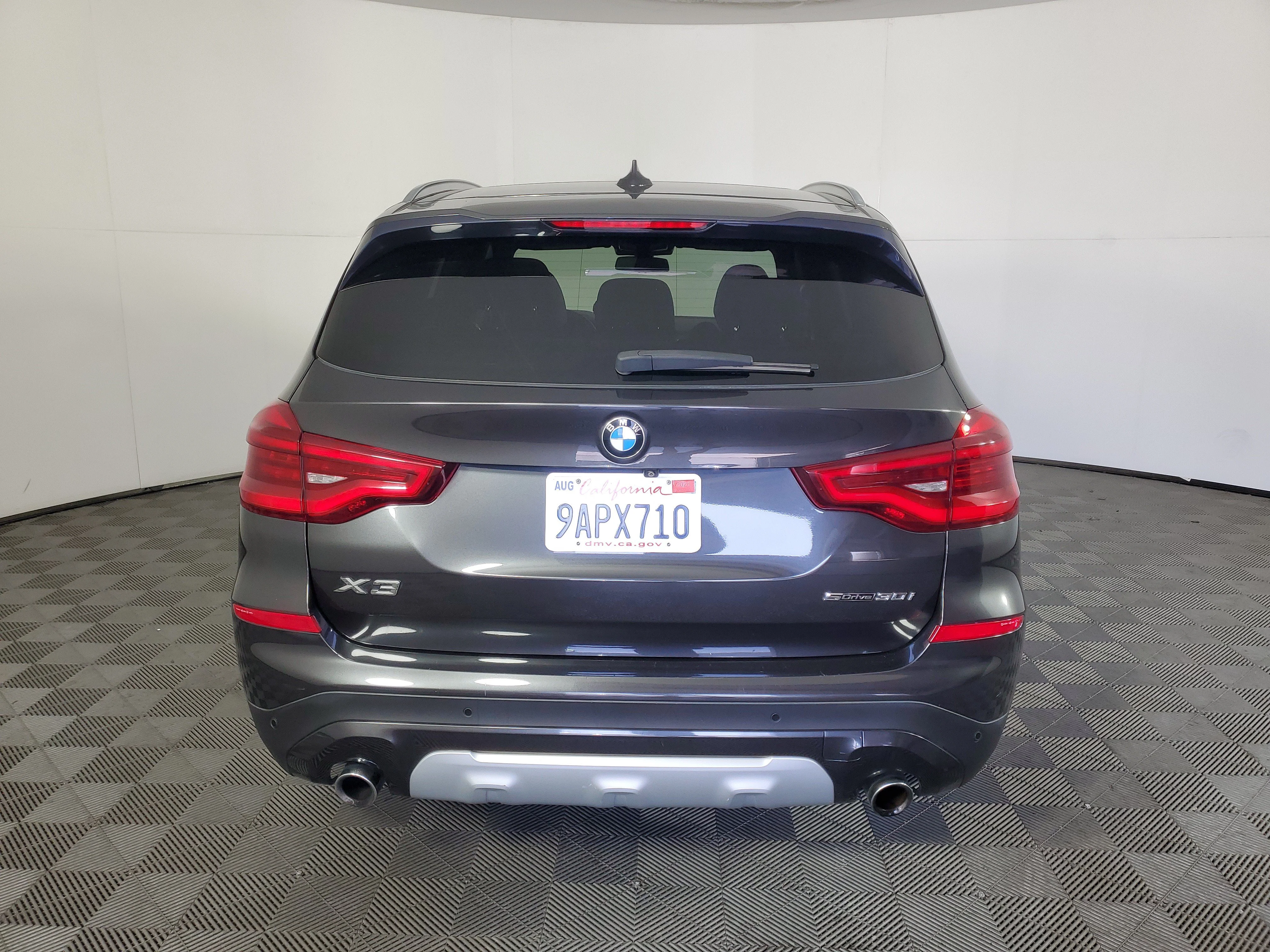 Used 2019 Dark Graphite Metallic BMW sDrive30i image 5