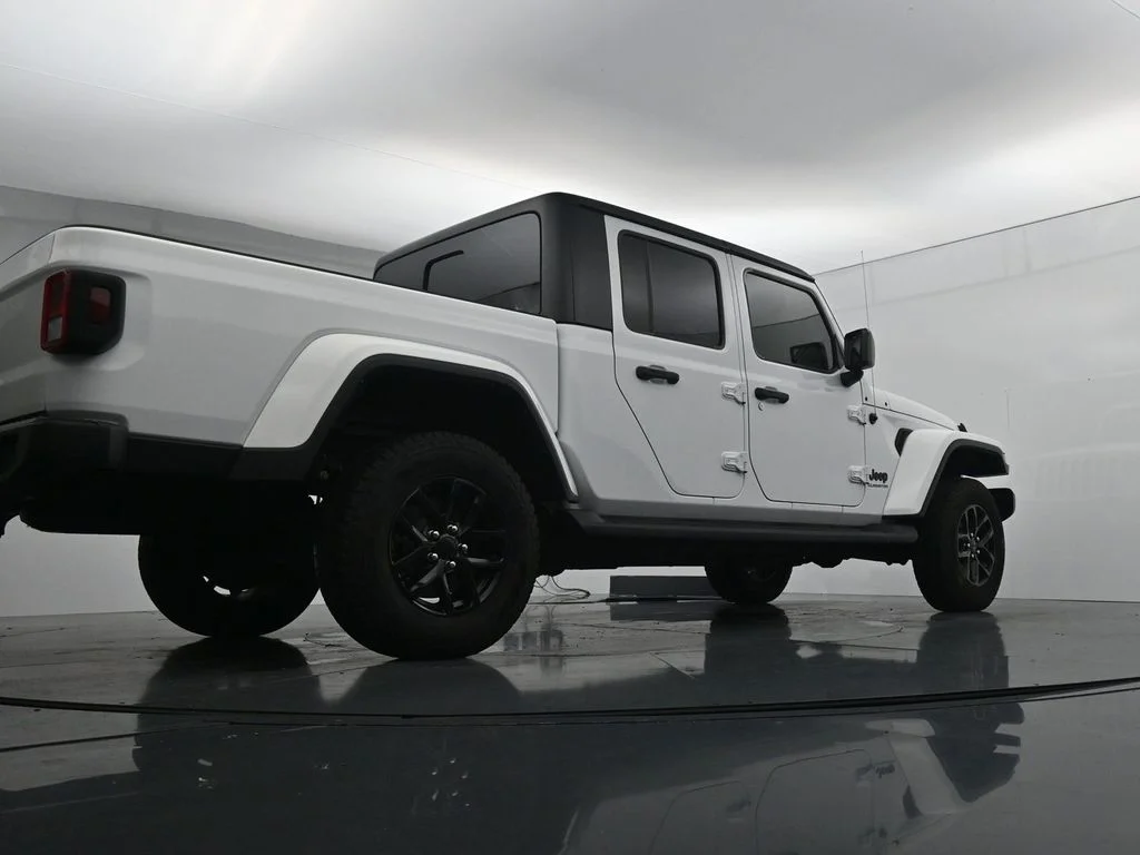 Used 2021 White Jeep Sport image 36
