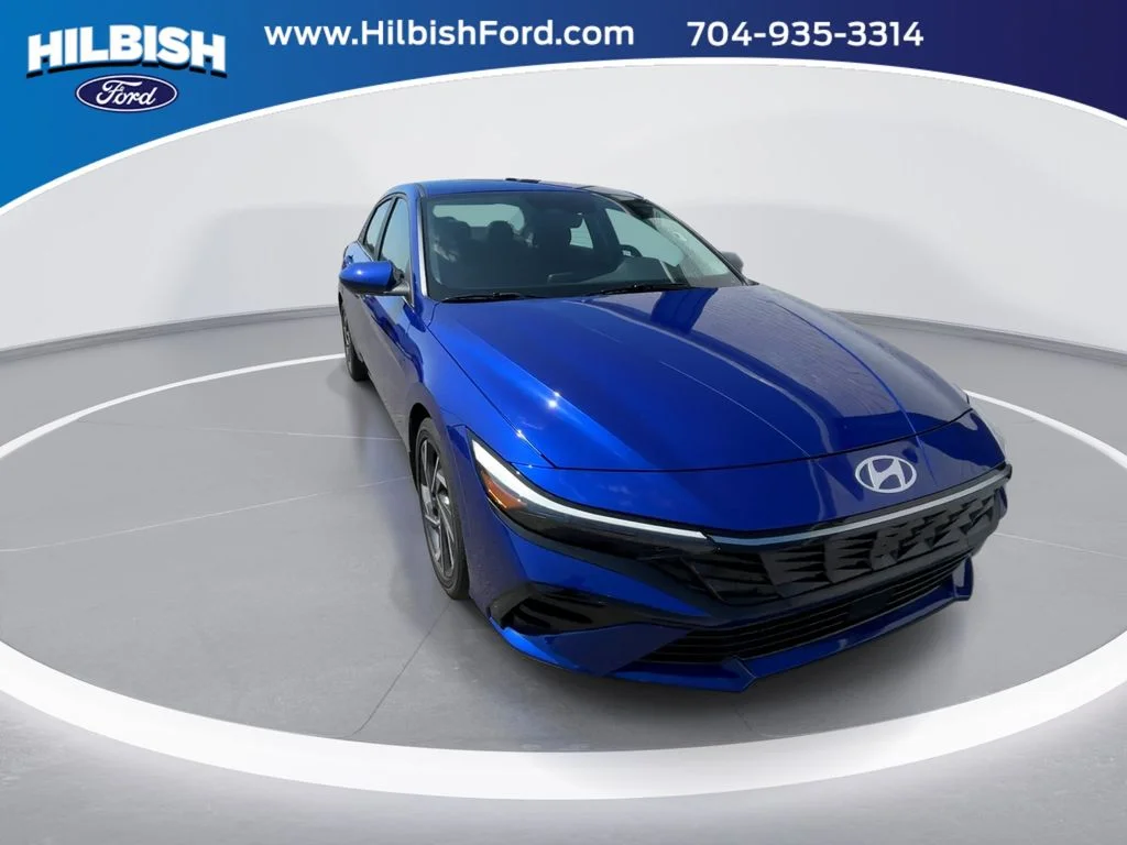 Used 2025 Blue Hyundai SEL Convenience image 2