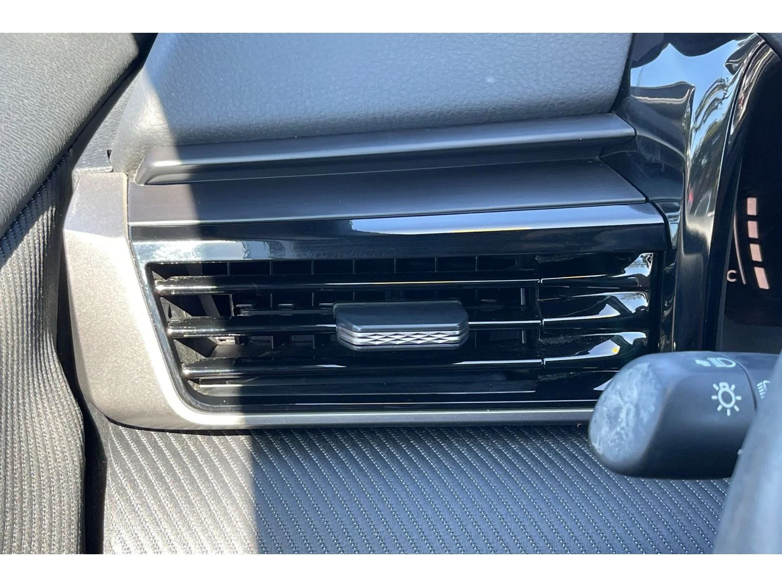 Used 2025 Heavy Metal Toyota SE image 29