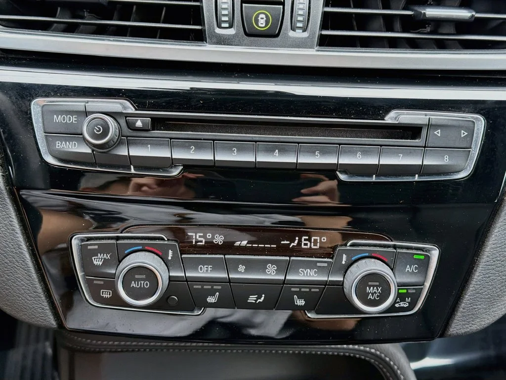 Used 2019 Black BMW sDrive28i image 34