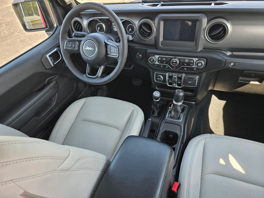 Used 2023 Gray Jeep Sport S image 21