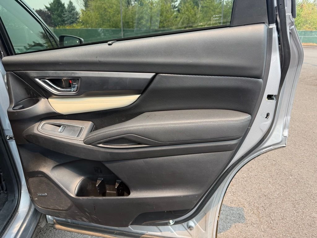 Used 2022 Ice Silver Metallic Subaru Limited image 23