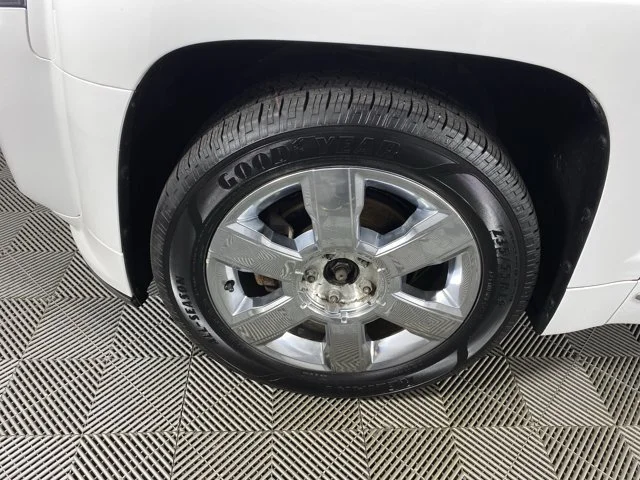 Used 2014 White GMC Denali image 13