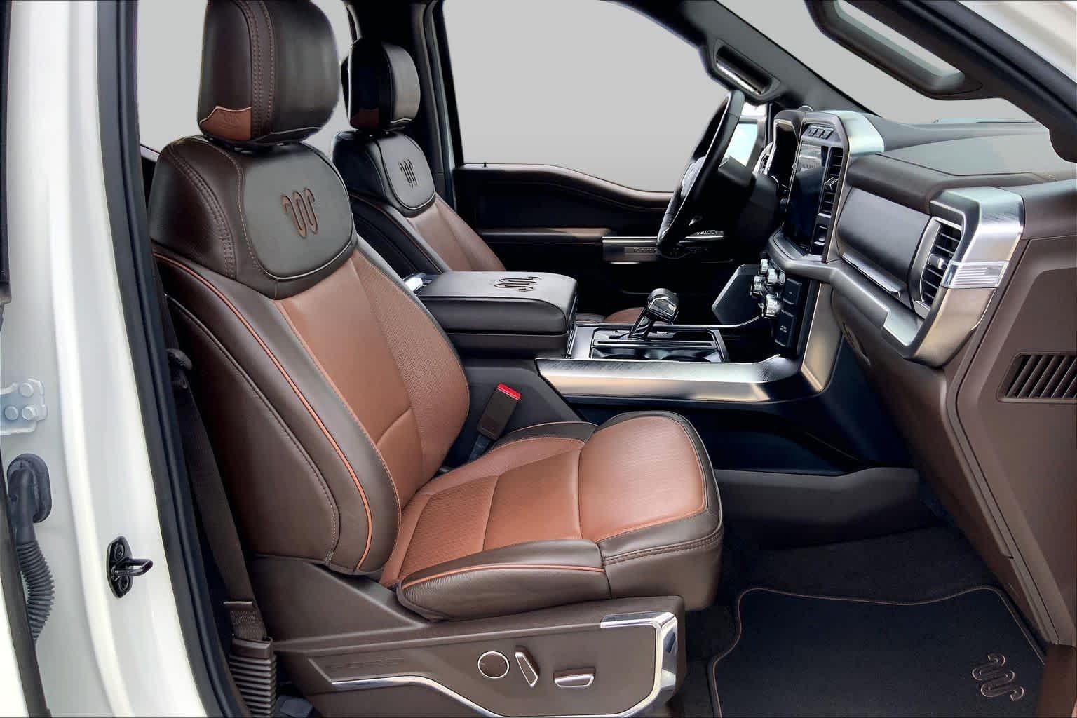 Used 2023 Star White Metallic Tri-Coat/Stone Gray Ford King Ranch image 9