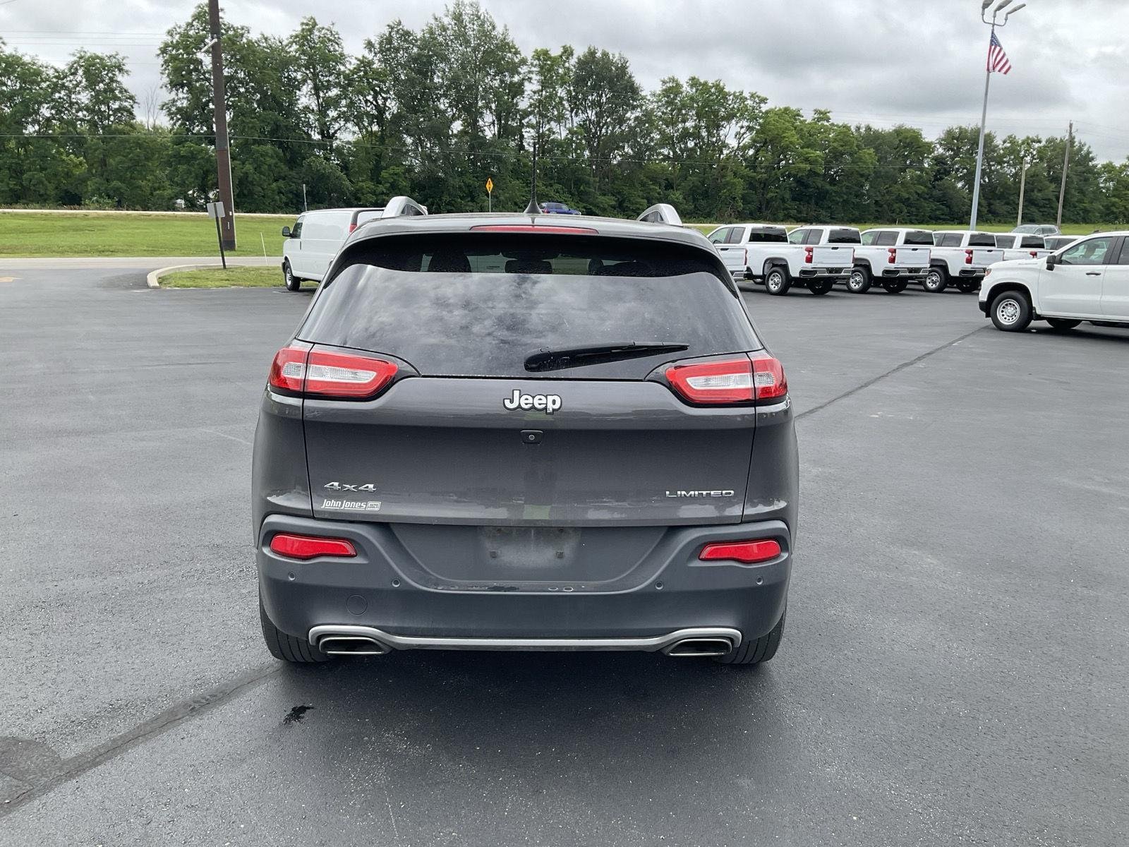Used 2018 Granite Crystal Metallic Clearcoat Jeep Limited image 4