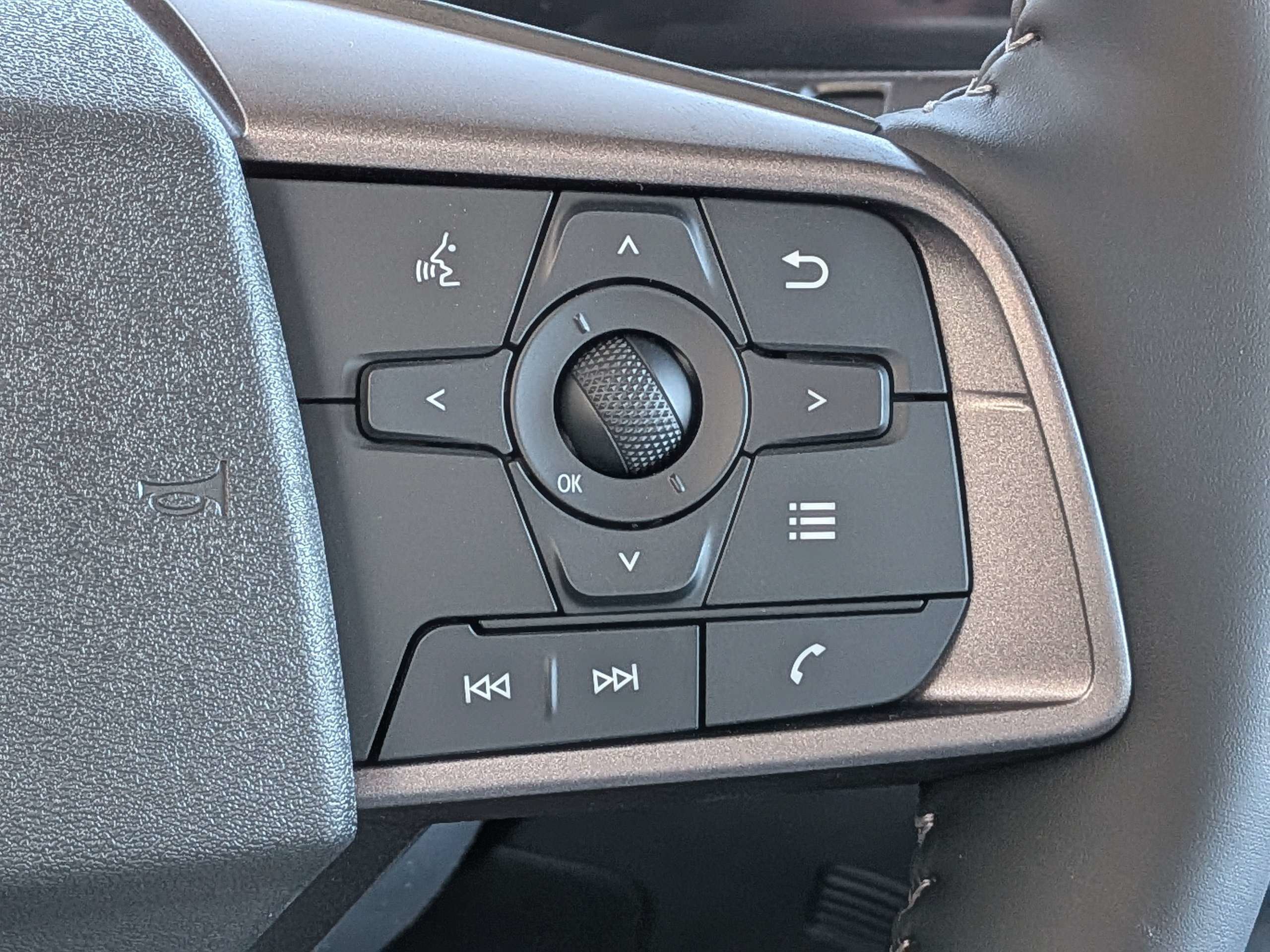 New 2027 Gray Nissan SV image 26