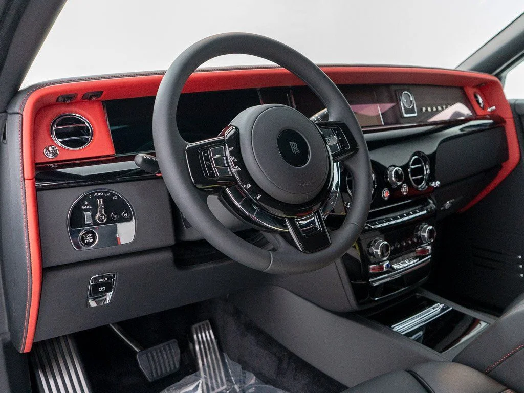 Used 2026 Black Diamond over Iguazu Blue Rolls-Royce  image 14
