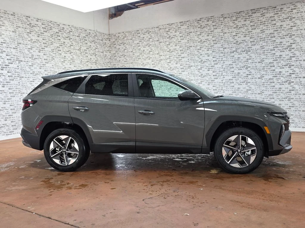 New 2026 Hampton Gray Hyundai SEL image 8
