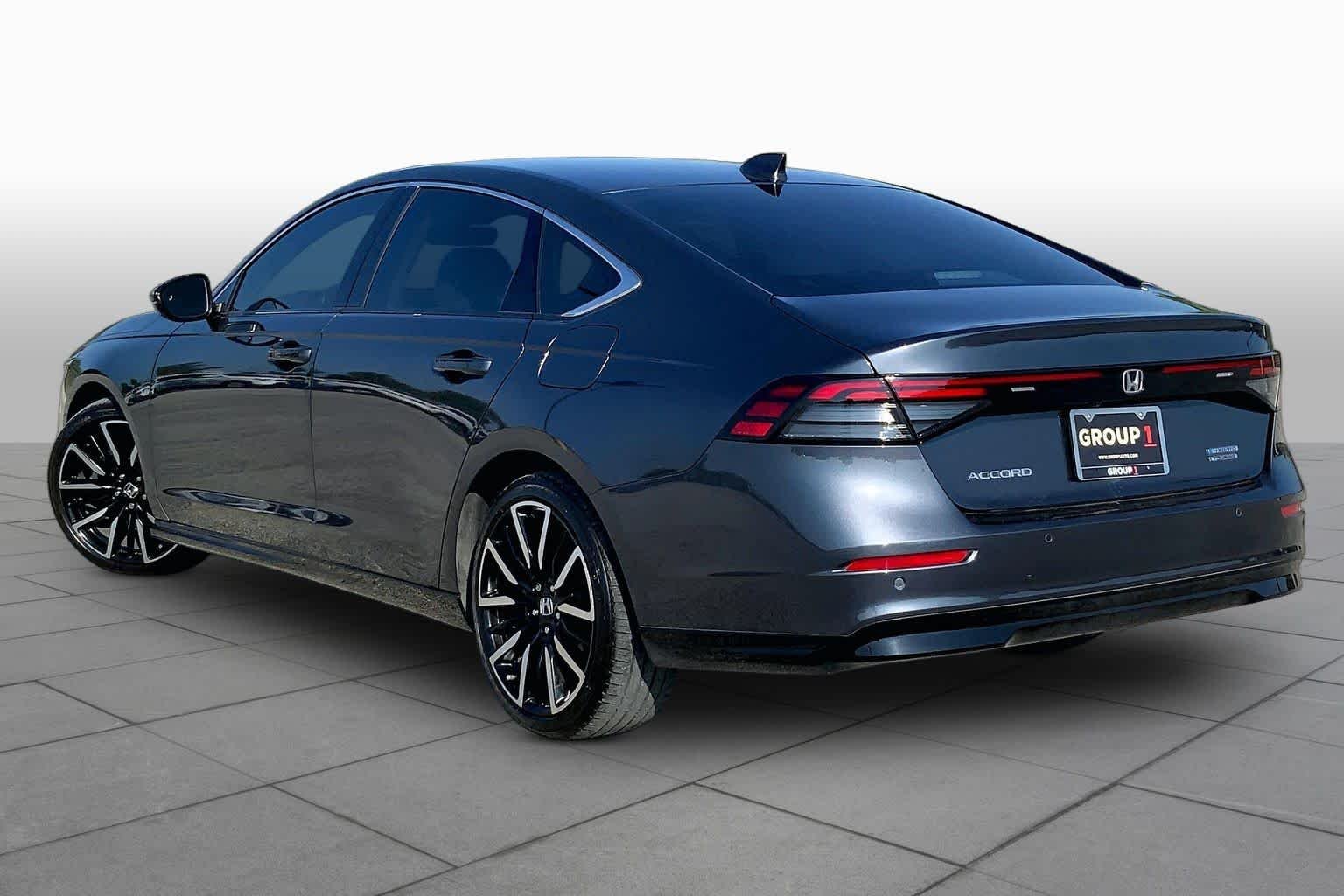 Used 2025 Meteorite Gray Metallic Honda Touring image 12