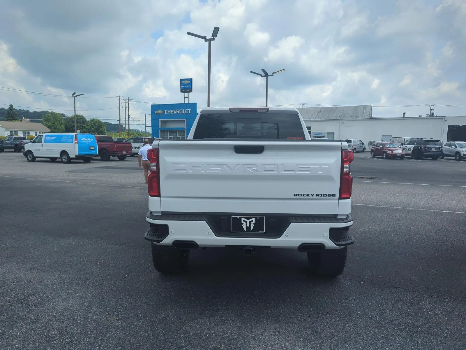 New 2026 Summit White Chevrolet RST image 30