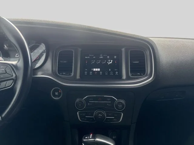 Used 2022 White Dodge SXT image 13