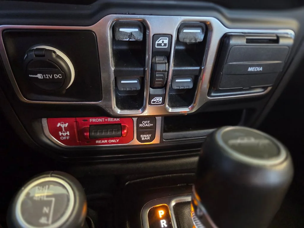 Used 2020 Punkn Metallic Clearcoat Jeep Rubicon image 39