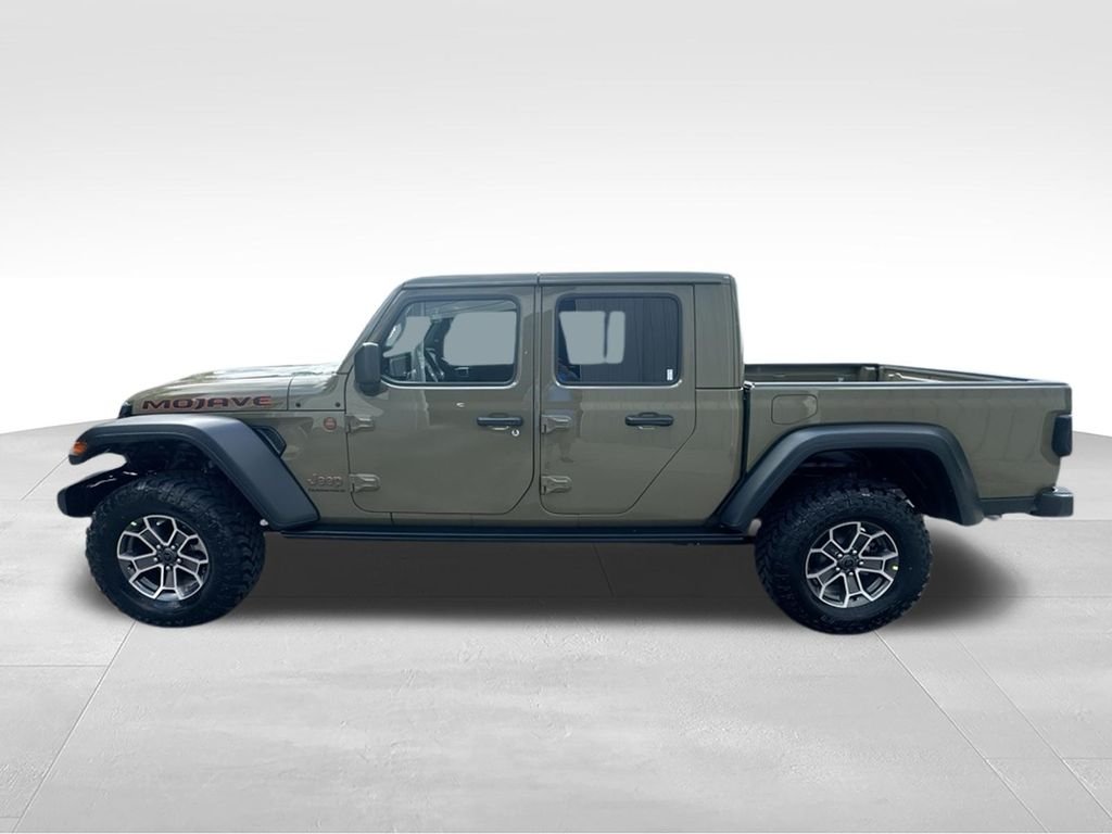 Used 2025 Green Jeep Mojave image 5