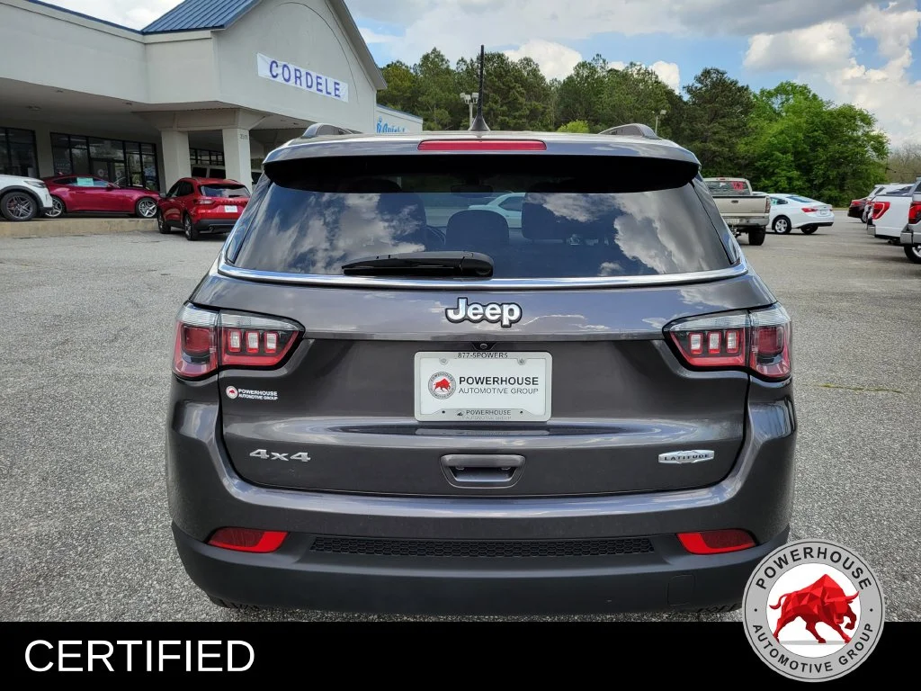 Used 2019 Gray Jeep Latitude image 4