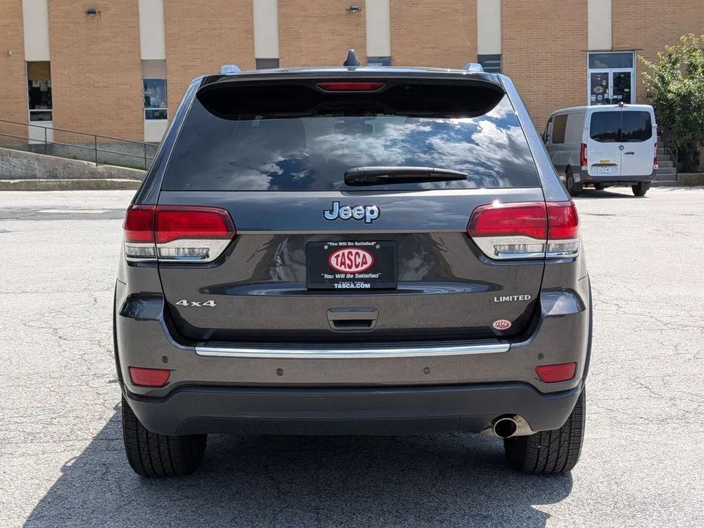Used 2021 Gray Jeep Limited image 4
