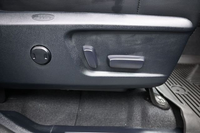 Used 2015 Black Toyota Platinum image 27