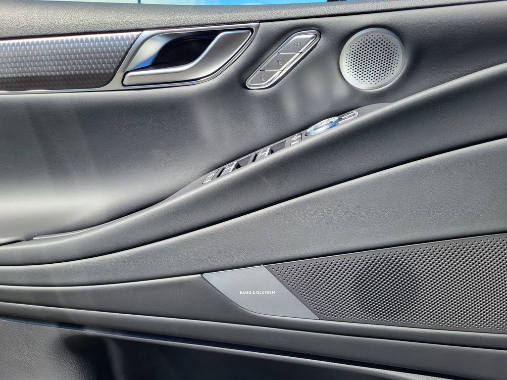 New 2026 Blue Genesis 2.5T SPORT PRESTIGE image 8