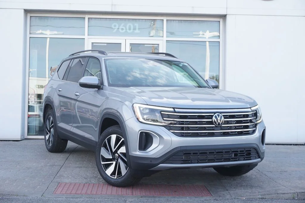 New 2026 Silver Volkswagen 2.0T SE w/Technology image 2