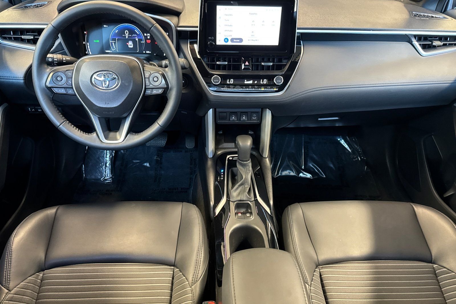 Used 2024  Toyota Hybrid XSE image 18