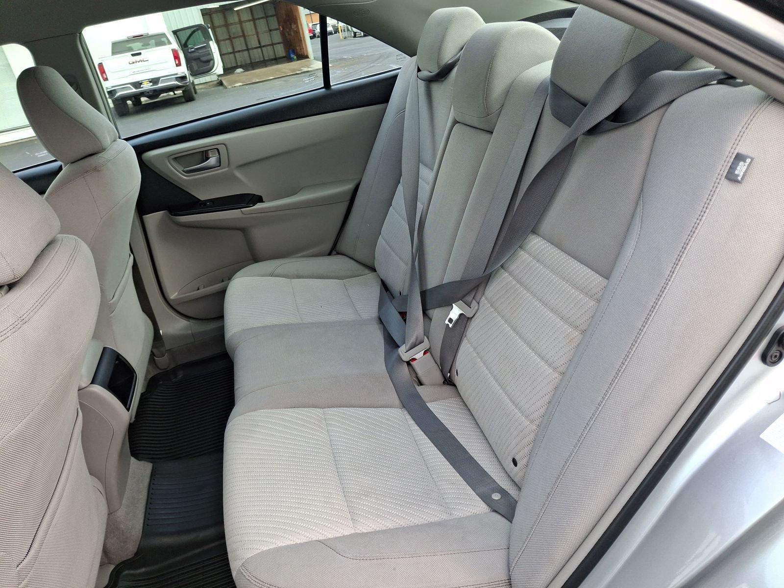 2017 Toyota Camry LE - Photo 21