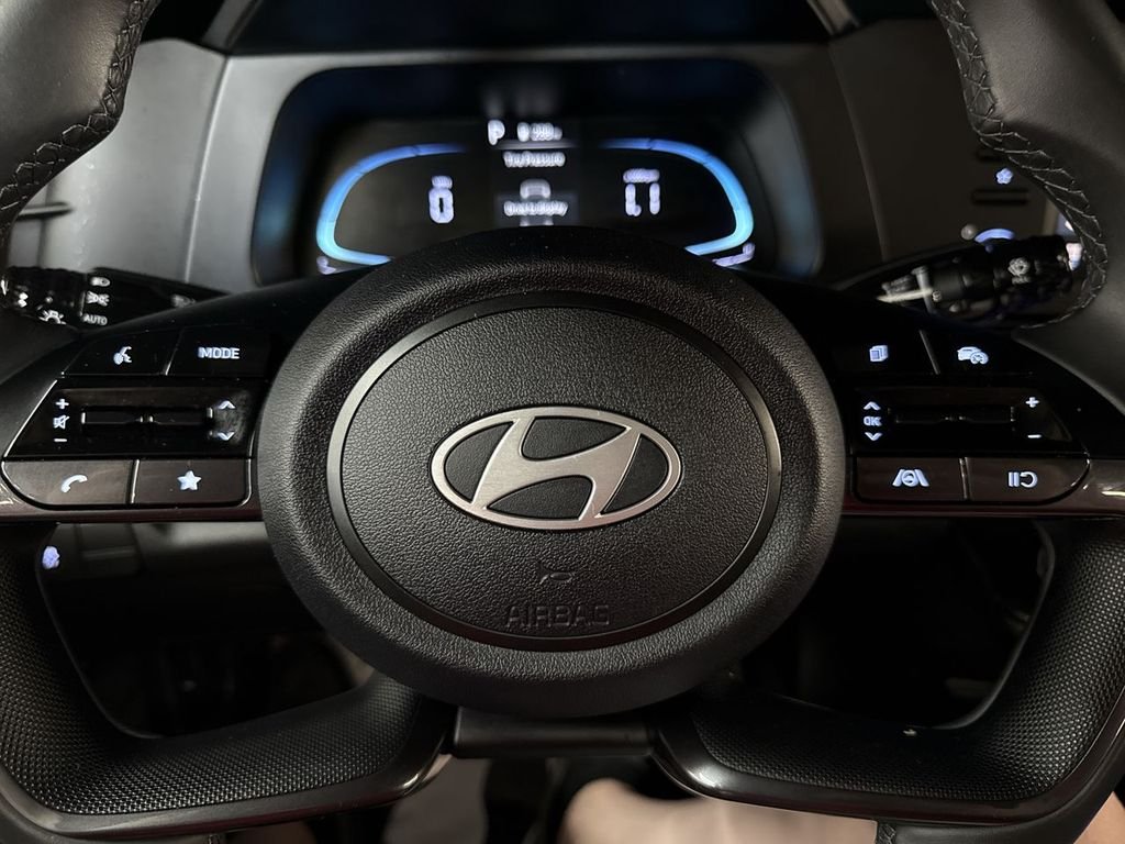 Used 2025 Gray Hyundai SEL Sport image 20