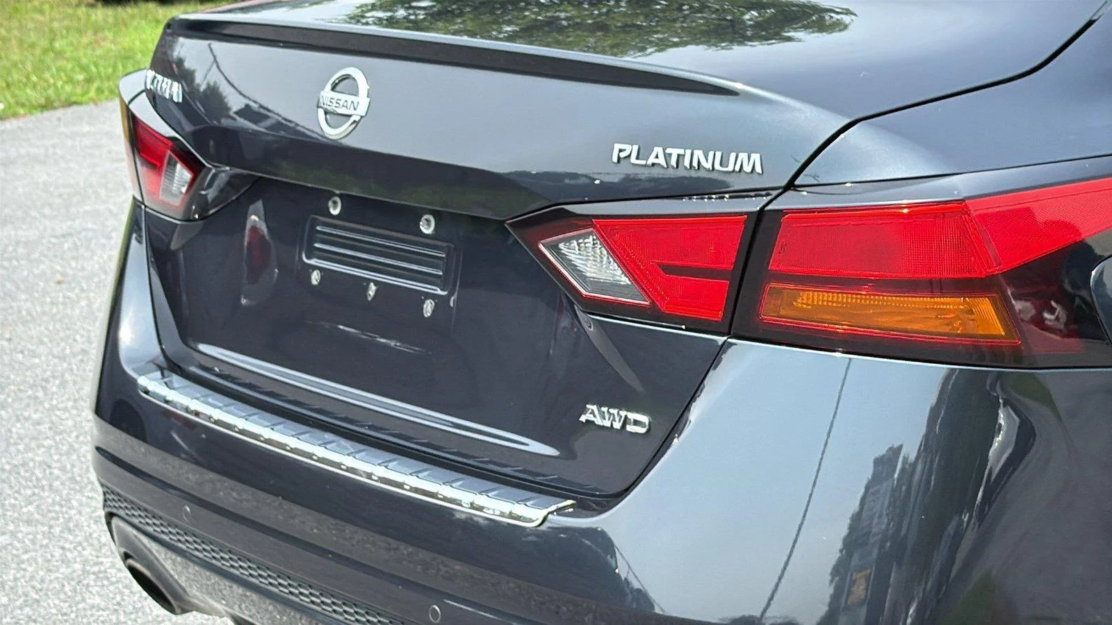 Used 2019 Storm Blue Metallic Nissan 2.5 Platinum image 26