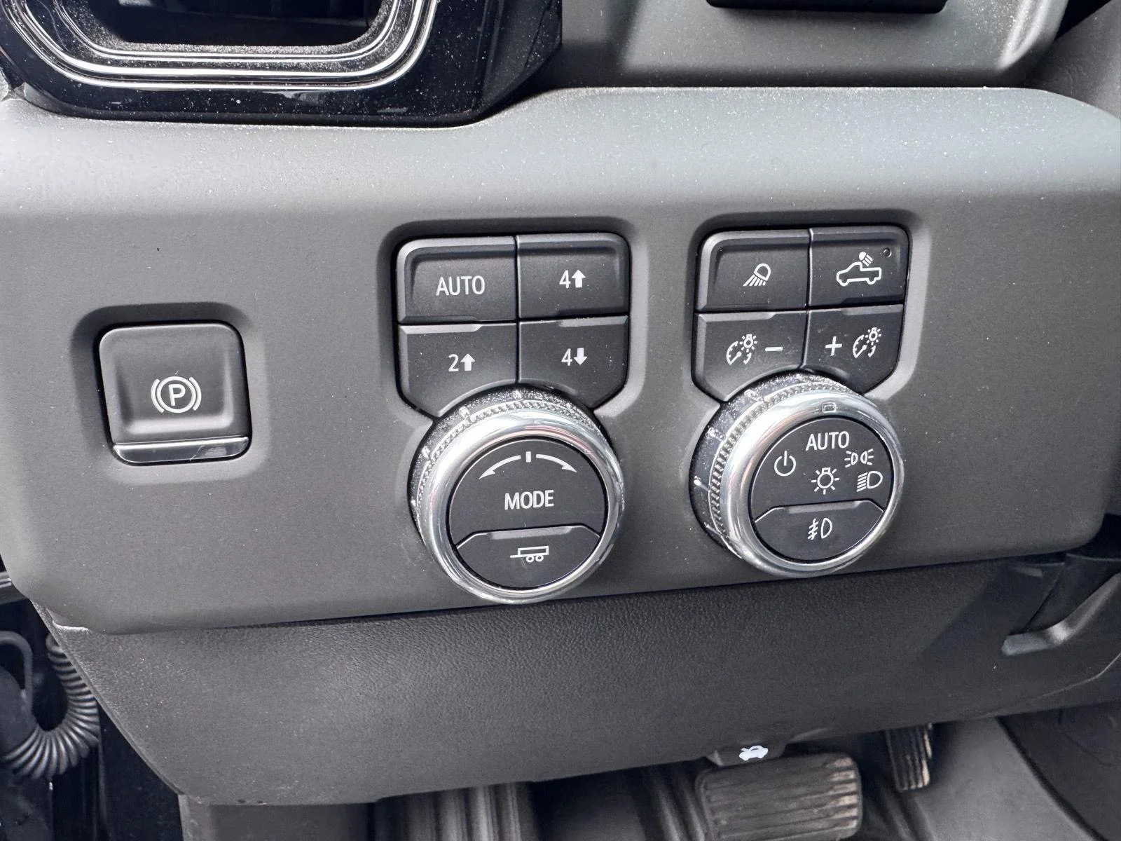 Used 2025 Onyx Black GMC AT4 image 13