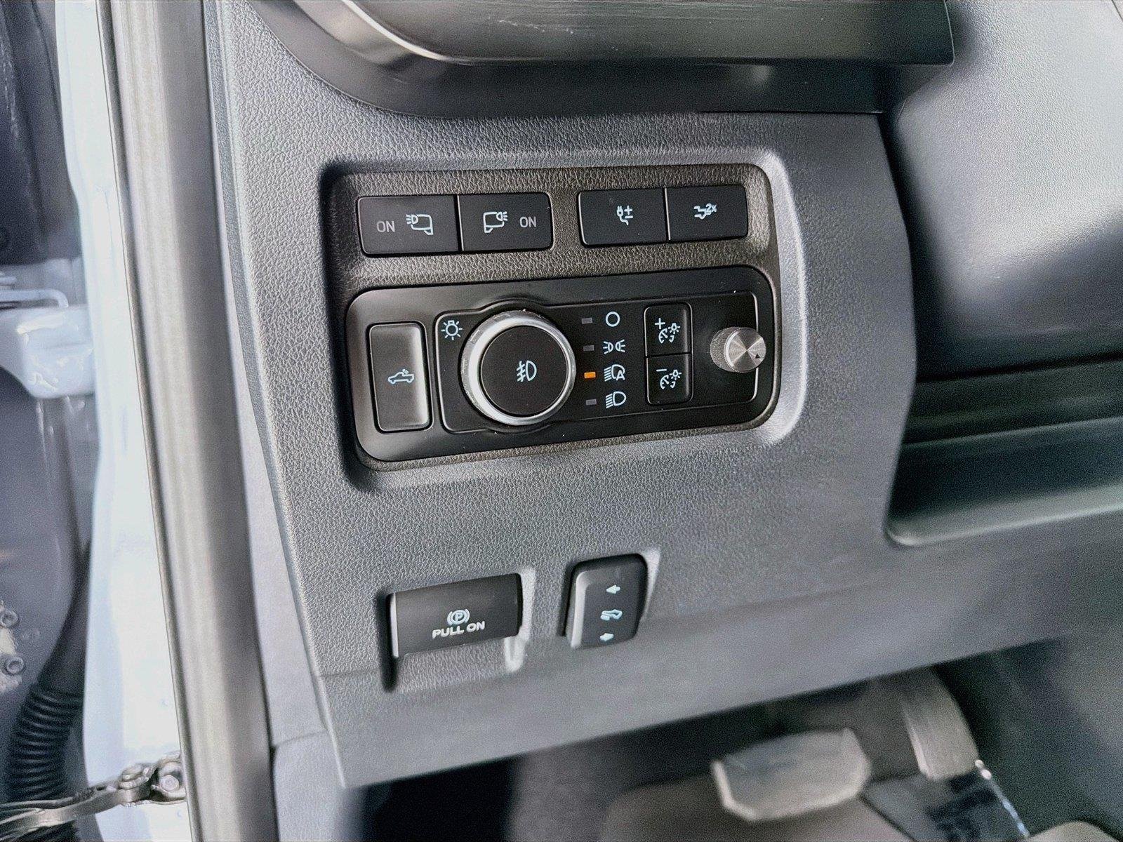 Used 2024 Glacier Gray Metallic Tri-Coat Ford LARIAT image 10